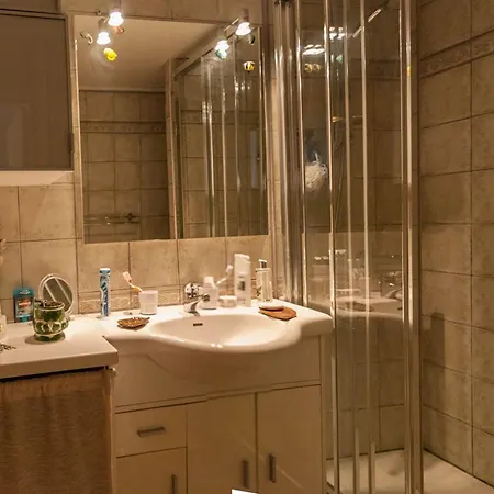 2 Pieces En Centre-ville, 4 Couchages, Avec Parking Et Climatisation - Fr-1-803-65 Apartament