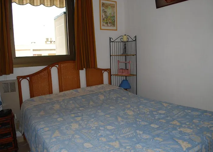 2 Pieces En Centre-ville, 4 Couchages, Avec Parking Et Climatisation - Fr-1-803-65 Apartament