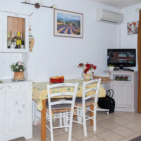 Appartement 2 Pieces En Centre-ville, 4 Couchages, Avec Parking Et Climatisation - Fr-1-803-65 *